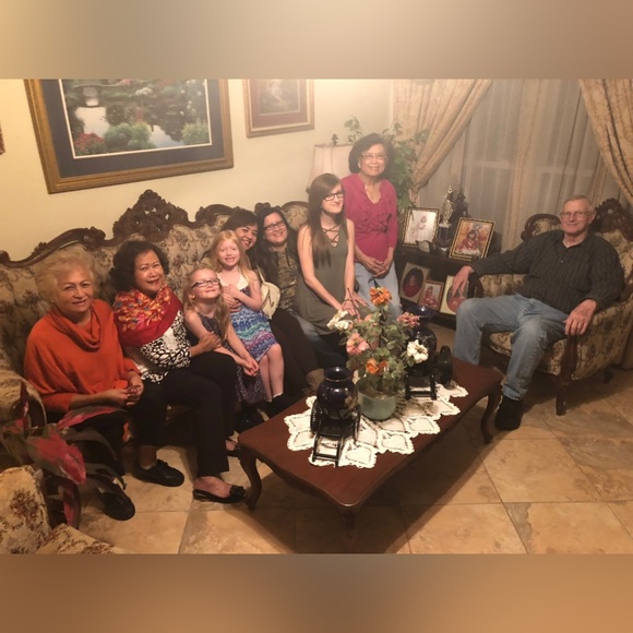 Meet your Posher, Elizabeth - Picture 4 of 4